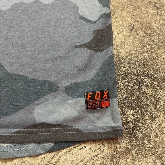 Fox Men's Camouflage T-Shirt - Gray and Black - Picture 4 of 8